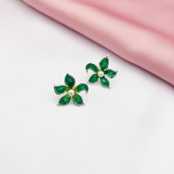 Srebrne kolczyki zielone kwiatki z perłą